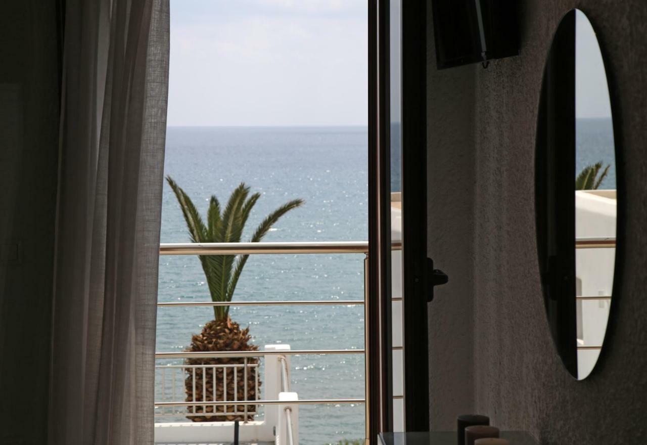Blue Ocean Apartments Makrýgialos Exterior foto